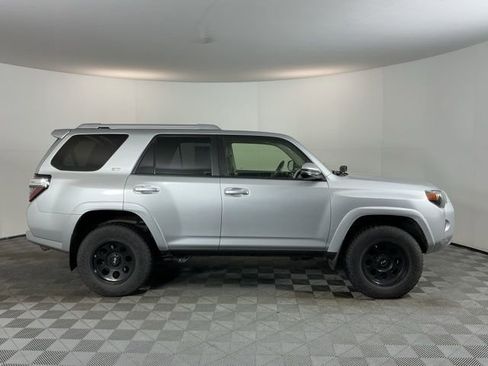 Used 2018 Toyota 4Runner SR5 Premium image 4