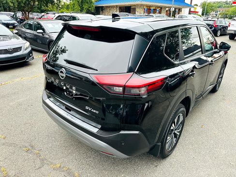 Used 2022 Nissan Rogue SV image 8