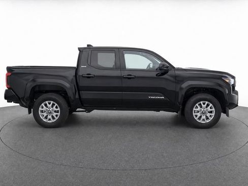 Used 2024 Toyota Tacoma SR5 AWD/4WD image 8