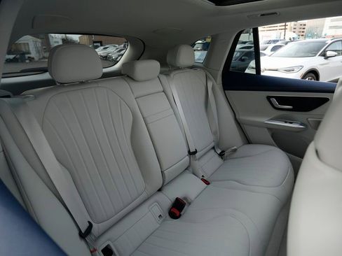 Used 2023 Mercedes-Benz EQE 500 4MATIC SUV image 21