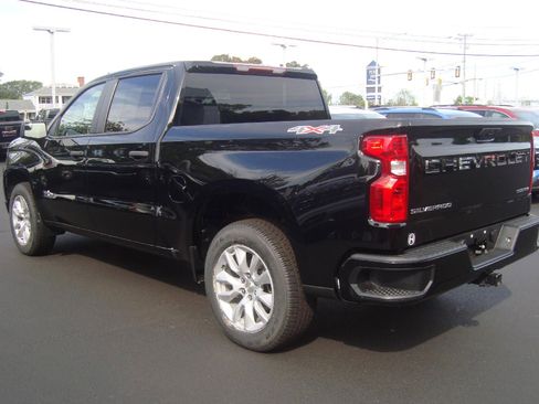 Used 2022 Chevrolet Silverado 1500 Custom image 6