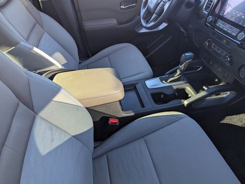 Certified 2022 Nissan Frontier SV w/ Technology Package image 12