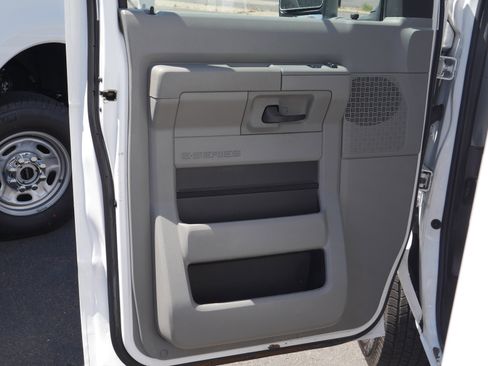 Certified 2024 Ford E-450 and Econoline 450 Super Duty RWD image 19