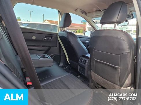 Used 2025 Nissan Rogue SV AWD/4WD image 14