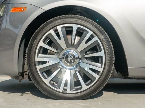 Used 2019 Rolls-Royce Ghost image 19