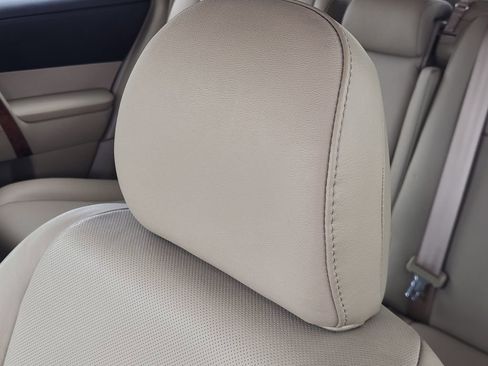 Used 2013 Toyota Highlander Limited image 25