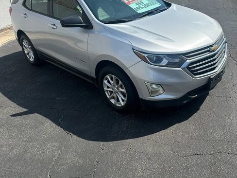 Used 2018 Chevrolet Equinox LS FWD image 4
