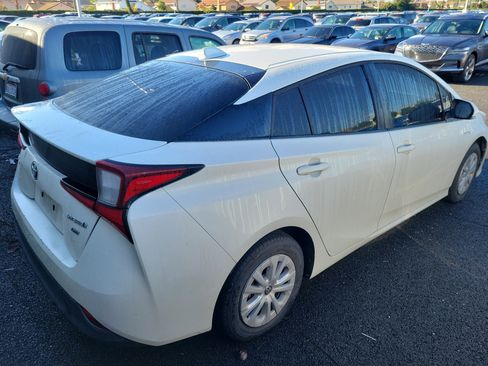 Used 2020 Toyota Prius image 4