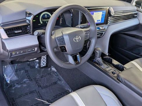 Used 2025 Toyota Camry SE FWD image 10