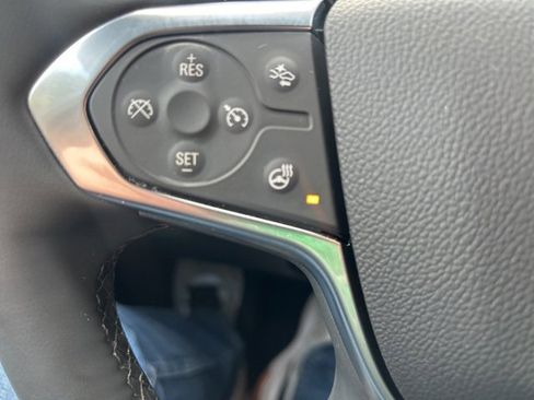 Used 2023 Chevrolet Traverse Premier image 29