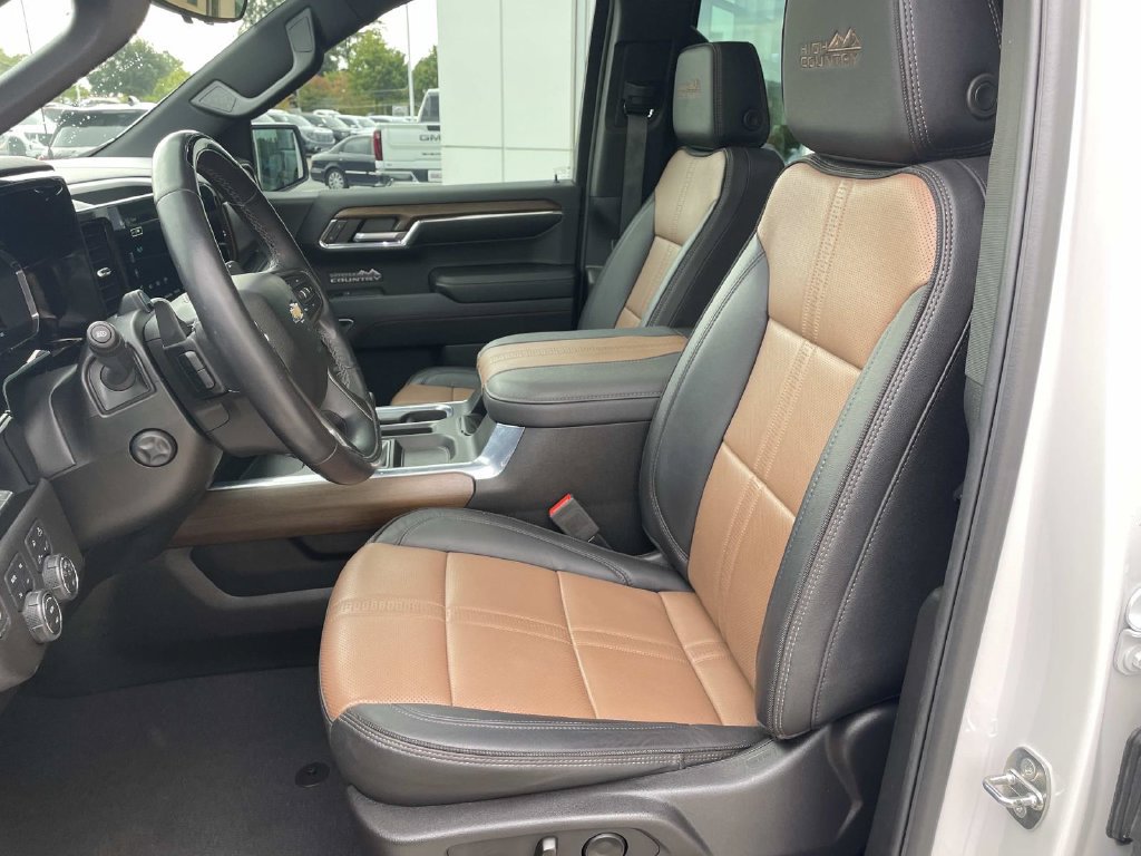 Used 2024 Chevrolet Silverado 1500 High Country AWD/4WD image 18