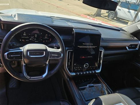 Used 2025 GMC Yukon Denali image 16