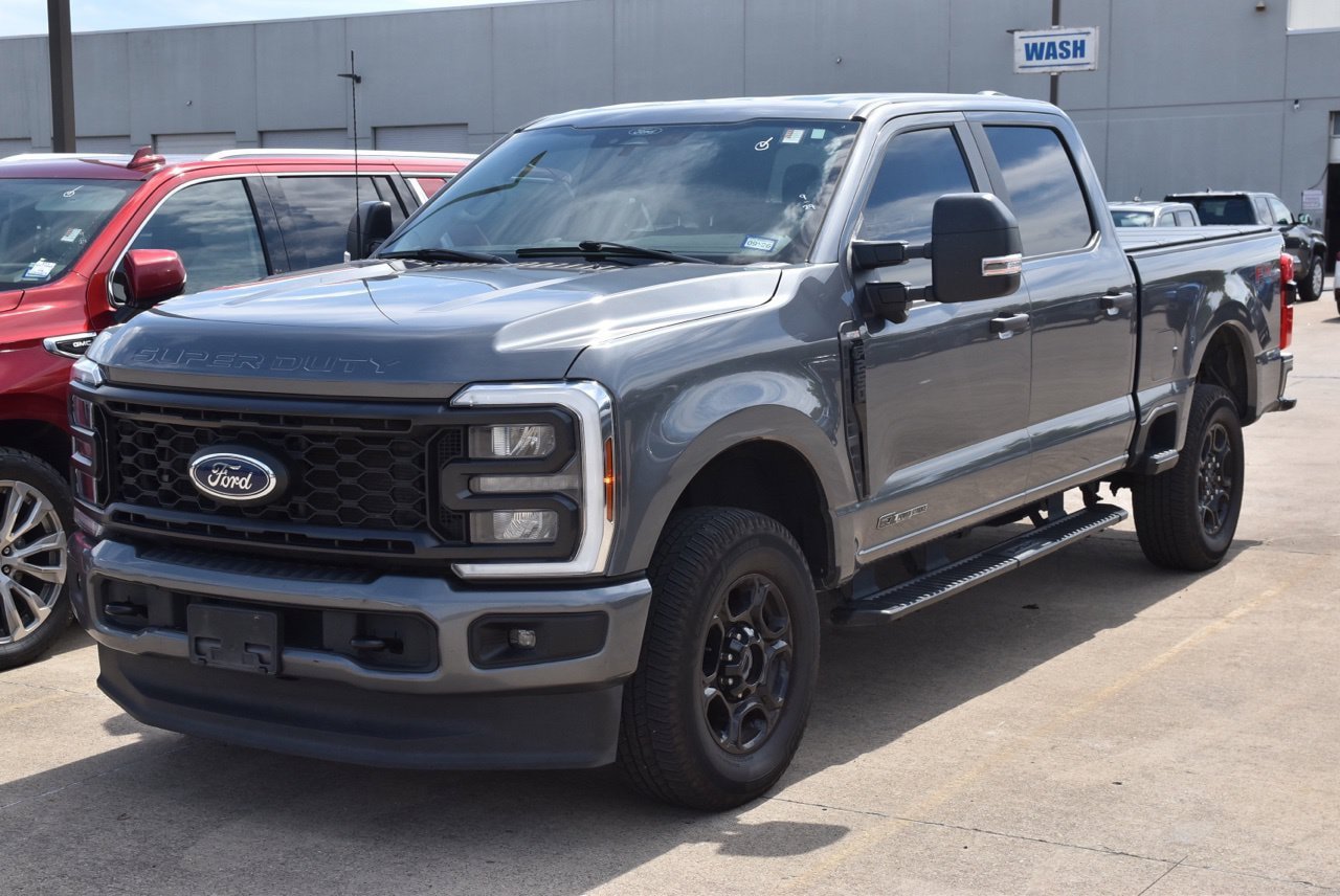 Used 2024 Ford F250 XL w/ STX Appearance Package AWD/4WD image 2