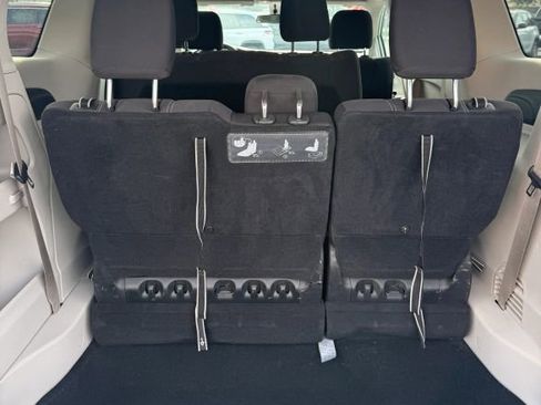 Used 2020 Chrysler Voyager L image 22