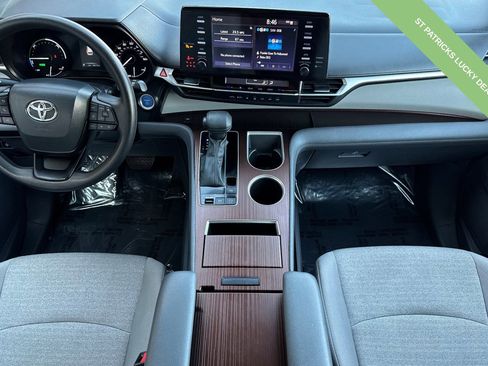 Used 2024 Toyota Sienna LE image 13