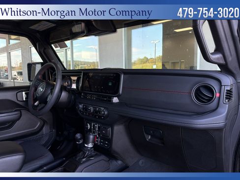 Used 2024 Jeep Wrangler Unlimited Rubicon w/ Technology Group image 12