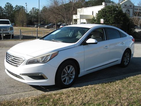 Used 2015 Hyundai Sonata SE w/ Option Group 02 image 3
