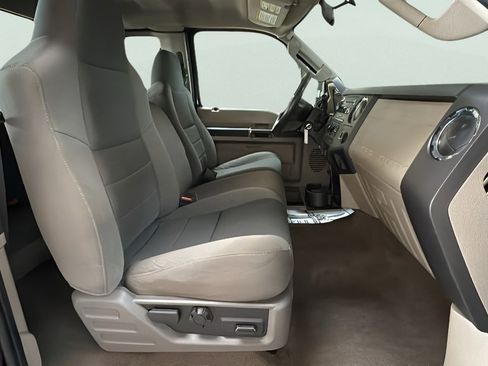 Used 2010 Ford F250 XLT image 16