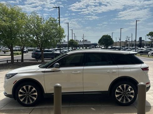 Used 2021 Lincoln Corsair Reserve FWD image 16