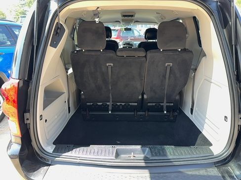 Used 2015 Dodge Grand Caravan SXT image 7