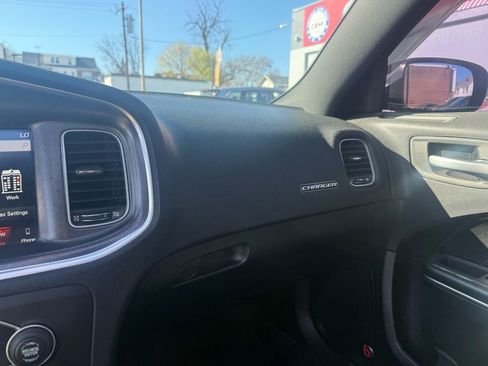 Used 2018 Dodge Charger R/T Scat Pack RWD image 22