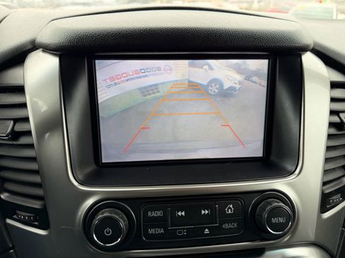 Used 2015 Chevrolet Suburban LT w/ Luxury Package image 56