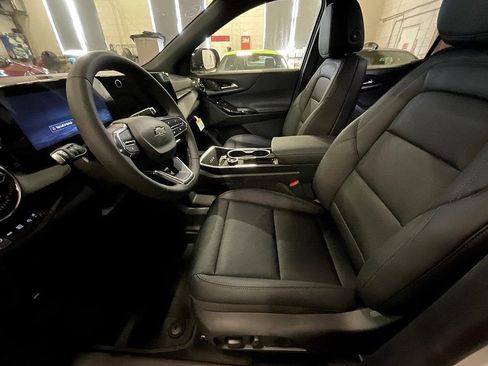 New 2026 Chevrolet Equinox LT image 4