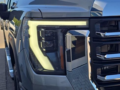 New 2026 GMC Sierra 2500 SLT w/ SLT Premium Package AWD/4WD image 11