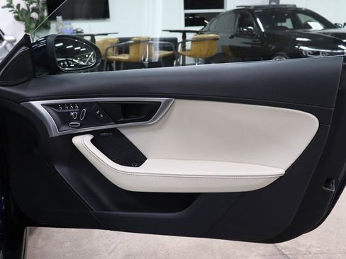 Used 2020 Jaguar F-TYPE Coupe image 14