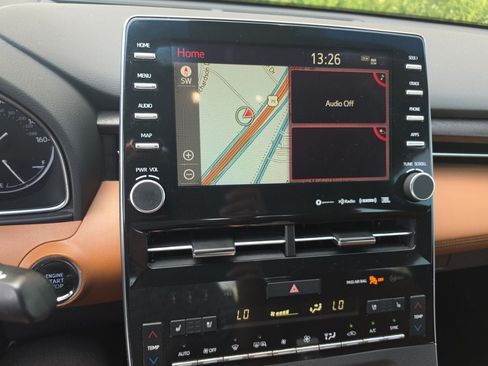 Used 2019 Toyota Avalon Limited FWD image 12