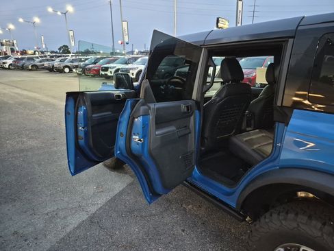 New 2025 Ford Bronco Badlands image 12