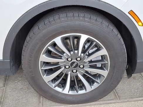 Used 2022 Lincoln Nautilus Reserve AWD/4WD image 8