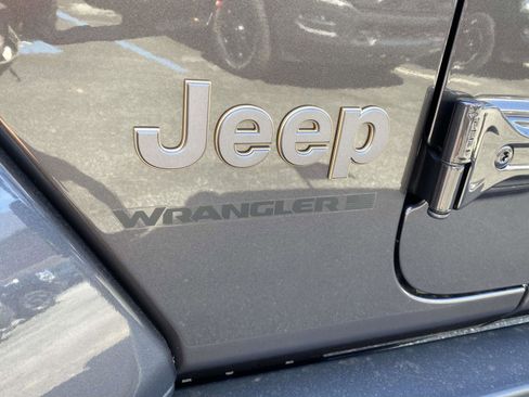 New 2025 Jeep Wrangler Unlimited Rubicon 392 image 21