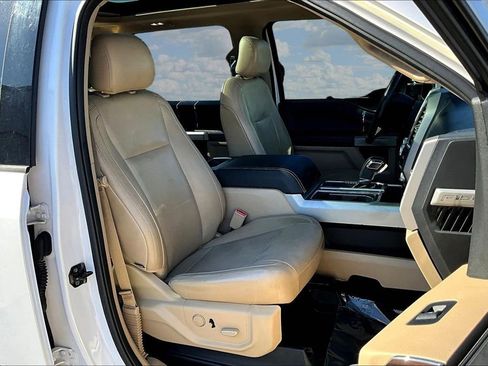 Used 2015 Ford F150 Lariat w/ Equipment Group 502A Luxury AWD/4WD image 32