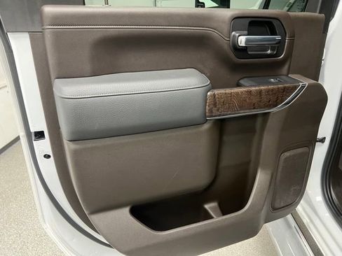 Used 2022 GMC Sierra 3500 Denali w/ Denali Ultimate Package AWD/4WD image 43