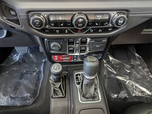 New 2025 Jeep Wrangler Unlimited Rubicon 392 image 16