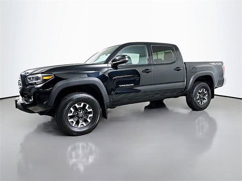 Used 2023 Toyota Tacoma TRD Off-Road image 3