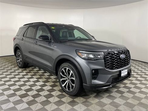 Used 2025 Ford Explorer ST-Line image 26