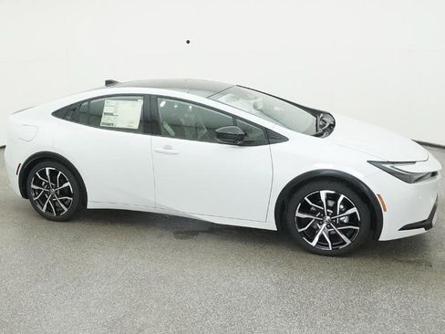 New 2026 Toyota Prius Plug-In Hybrid FWD image 19