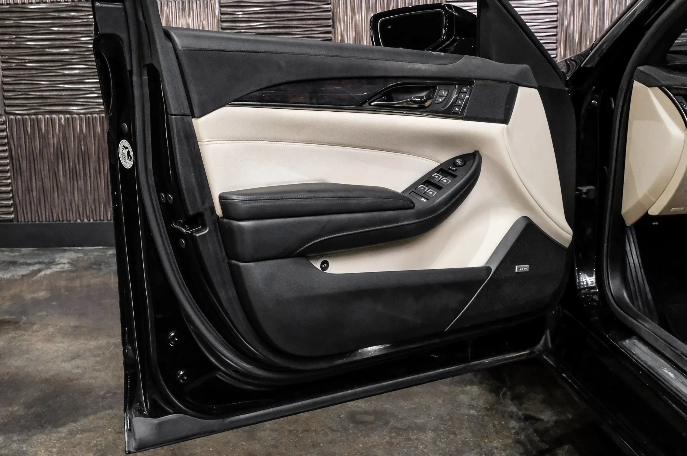 Used 2019 Cadillac CTS Luxury RWD image 45