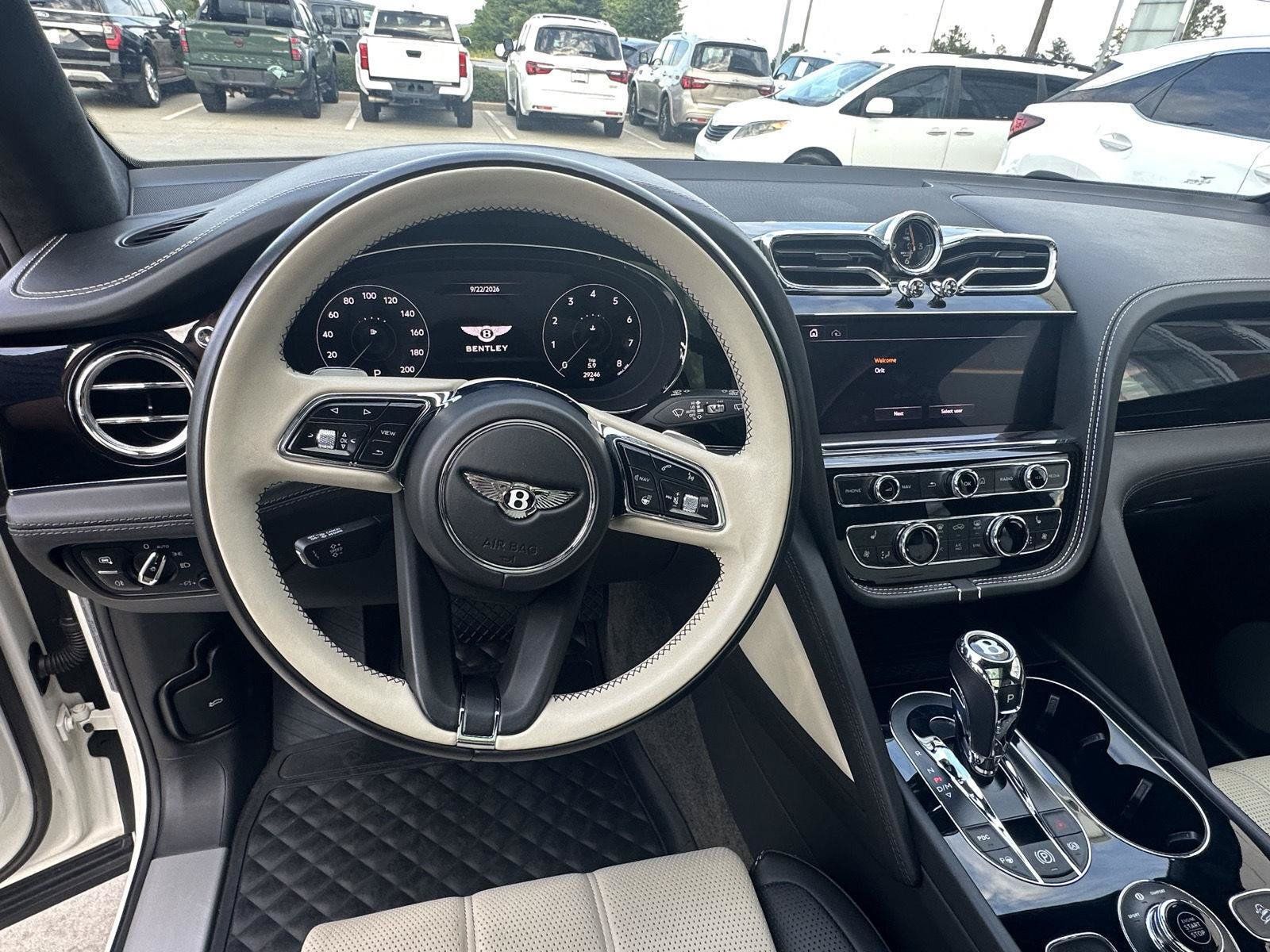 Used 2023 Bentley Bentayga AWD/4WD image 7