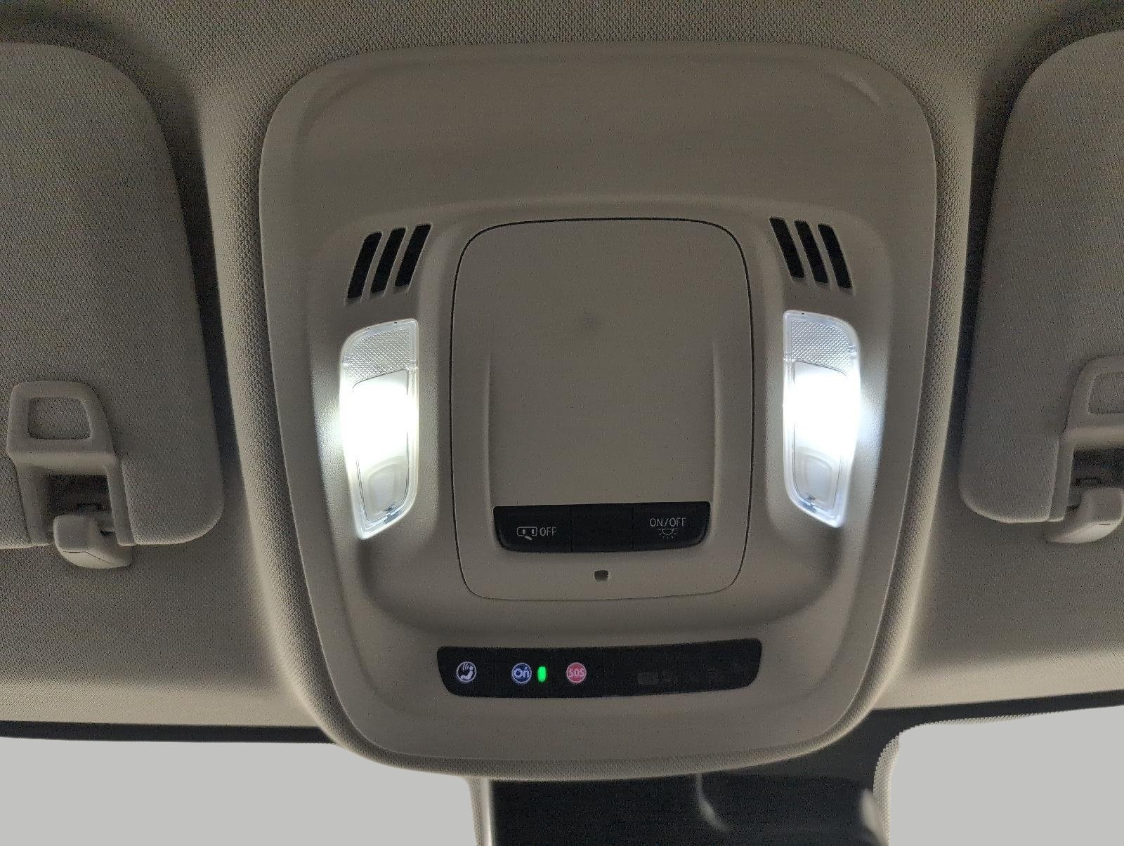Used 2023 Buick Envision Essence AWD/4WD image 18