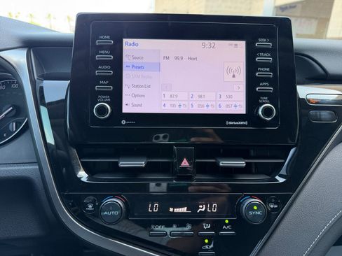 Used 2023 Toyota Camry SE FWD image 12