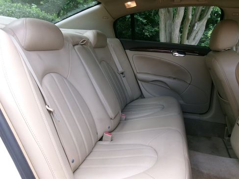 Used 2007 Buick Lucerne CXL w/ Luxury Package FWD image 29