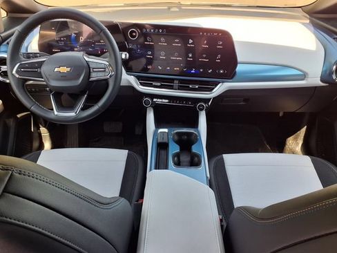 New 2026 Chevrolet Equinox EV LT AWD/4WD image 10