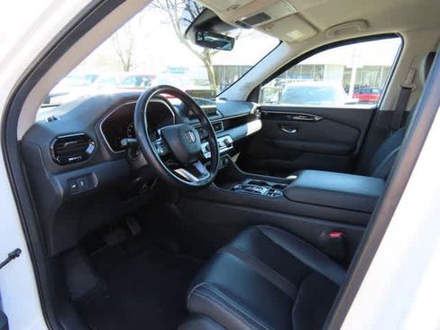 Used 2025 Honda Pilot EX-L image 2