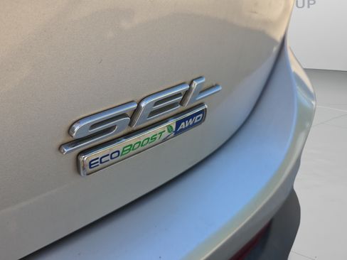 Used 2017 Ford Edge SEL w/ Equipment Group 201A AWD/4WD image 30