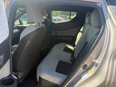 Used 2019 Toyota C-HR XLE FWD image 11