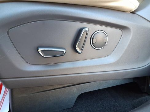 Certified 2020 Ford Explorer Platinum image 26