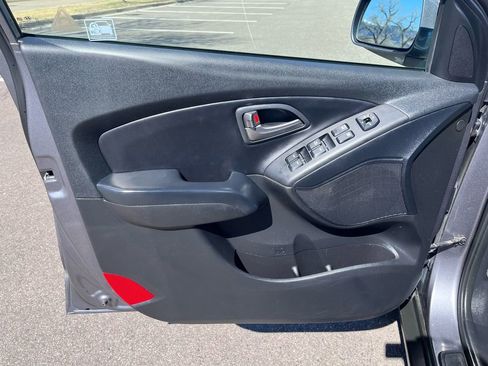 Used 2015 Hyundai Tucson SE image 13